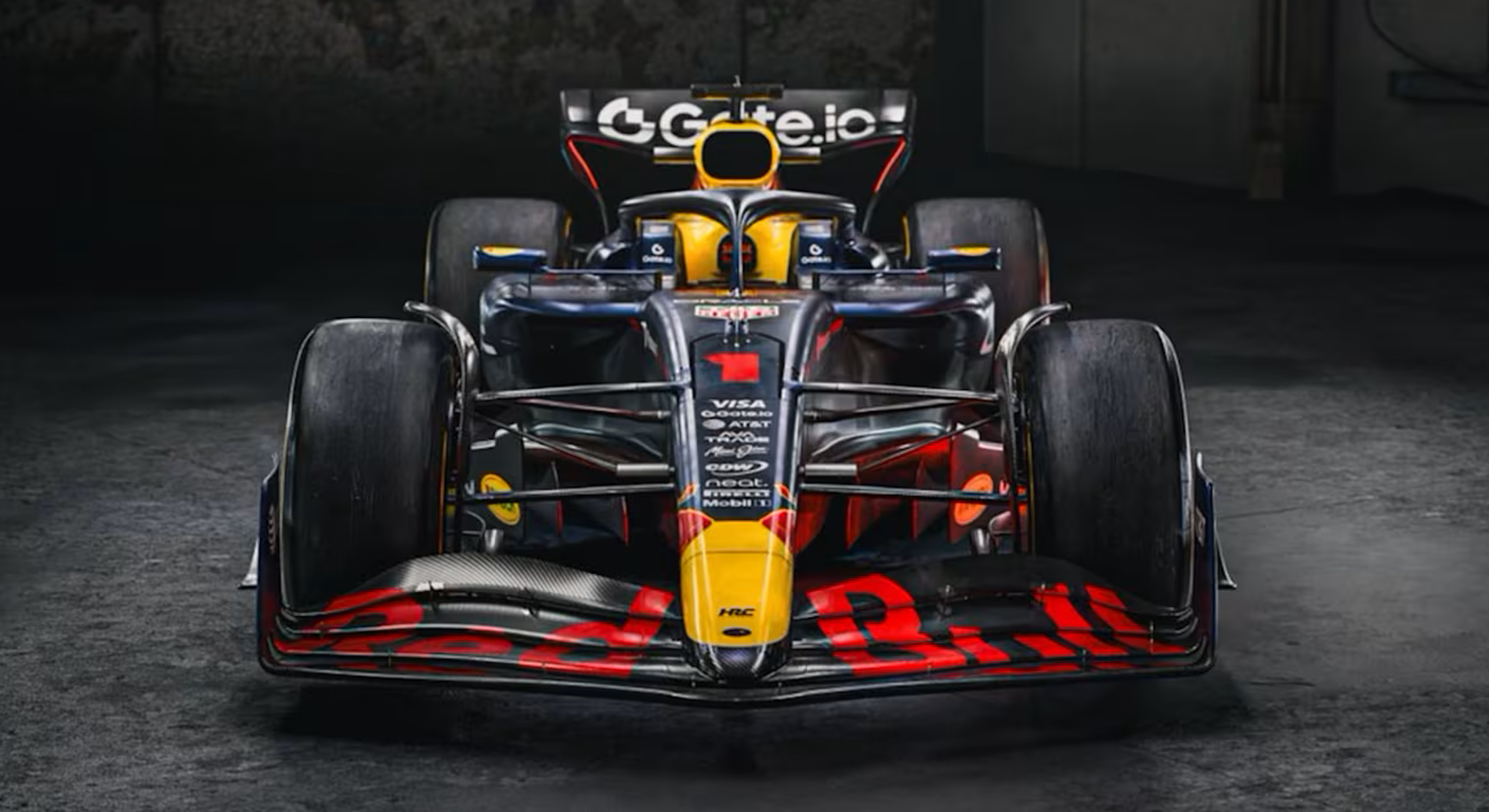 开云体育中国-阿斯顿马丁轻取索伯车队，皮亚斯特里带队取胜