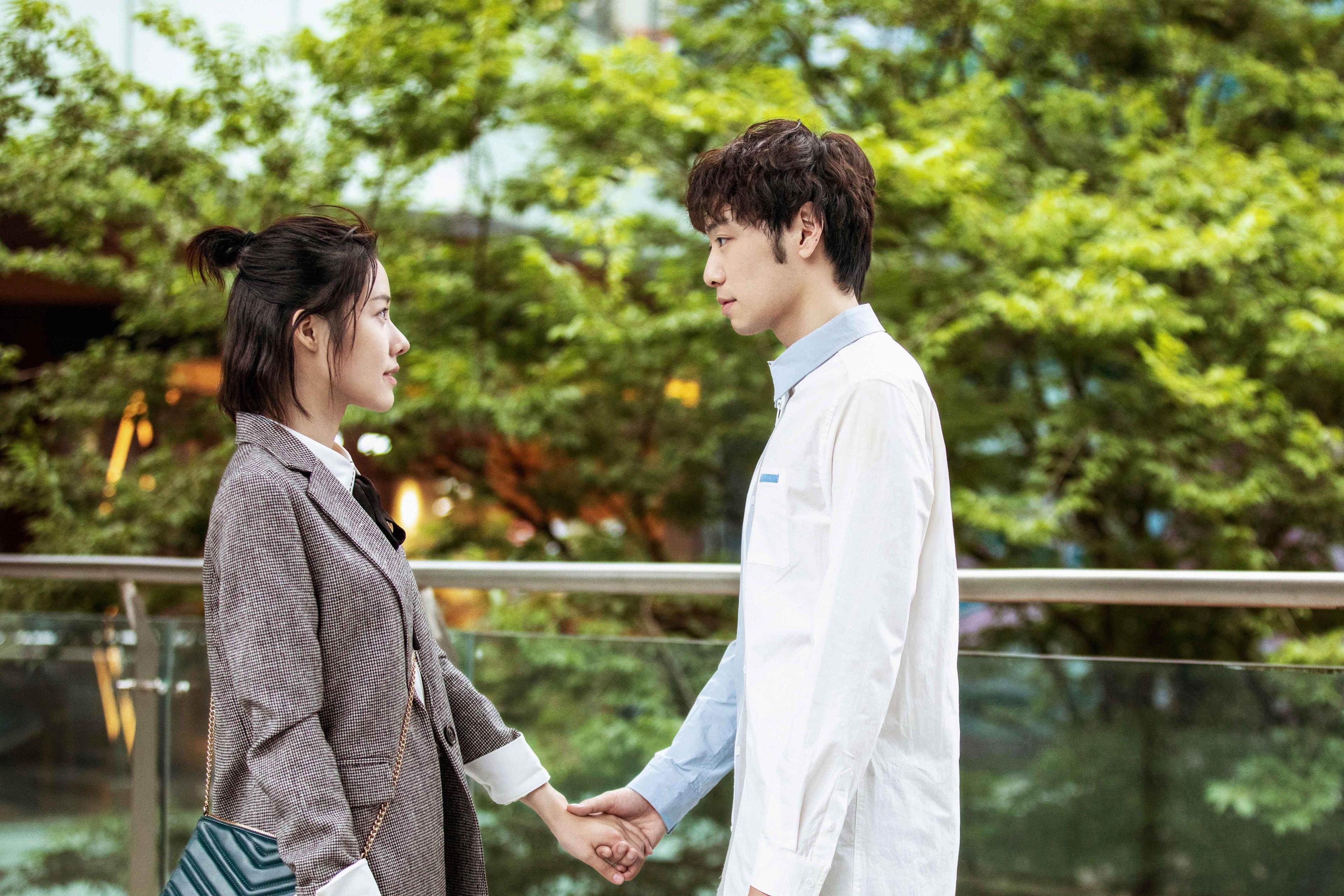 传球的艺术没有国界,从哈利伯顿的魔法到辽宁队的钢铁防线