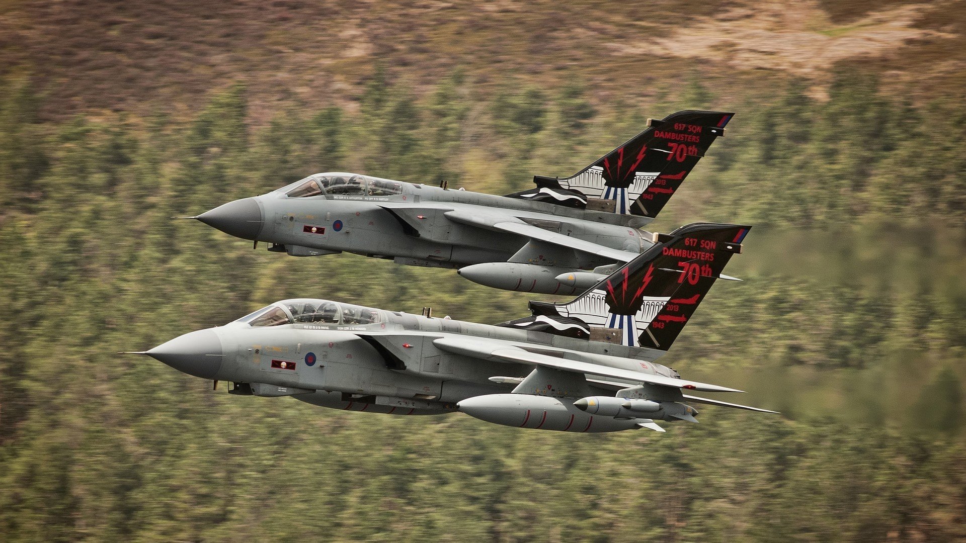 绿茵与赛道的双重奏，当多特蒙德制霸马赛，卡塞米罗在F1揭幕战接管比赛