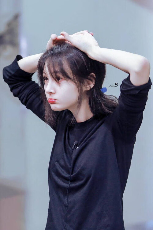 决胜时刻的转身一击,交易后的詹姆斯率76人射落太阳